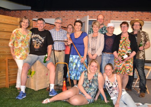 Toneelvereniging Volhouden speelt ‘Waar ligt Hengelo?’  6  en 7 maart